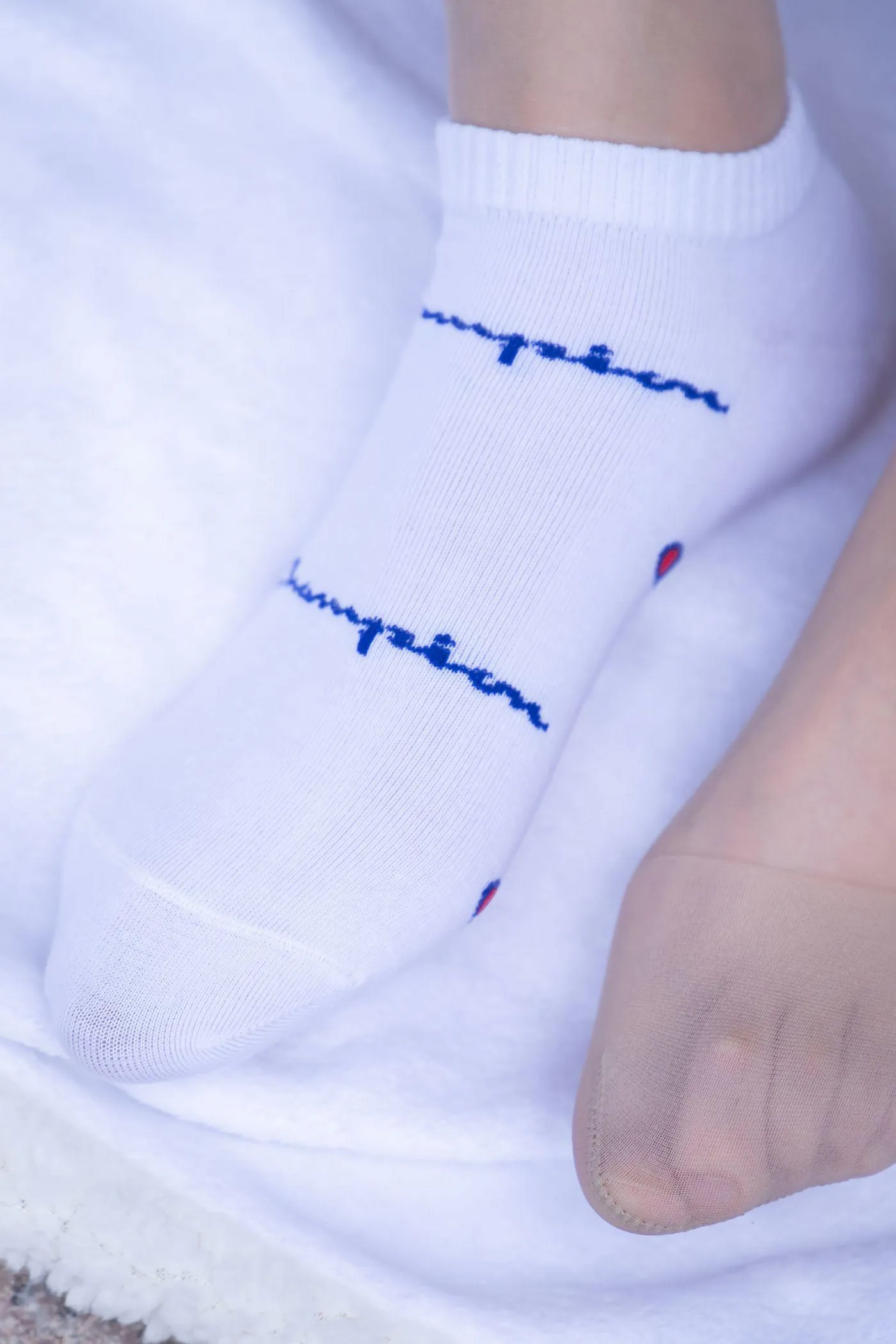 [BoBoSocks袜啵啵]NO.001 小甜豆-帆布鞋、白棉袜、肉丝 [138P]插图8